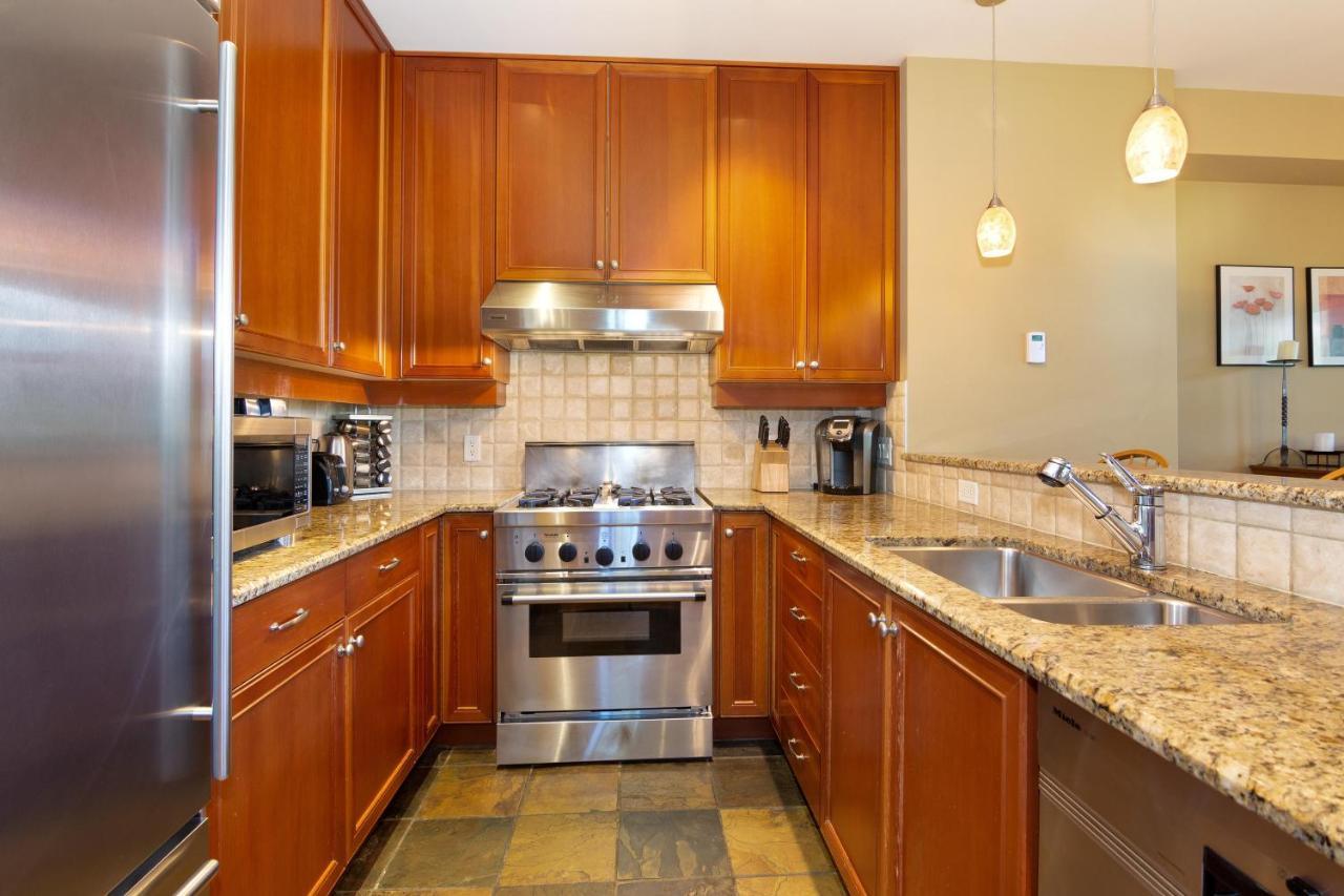 Taluswood The Heights 18 | Mountainside Townhome W/ Ski Access, Hot Tub, Tranquil Views Вістлер Екстер'єр фото