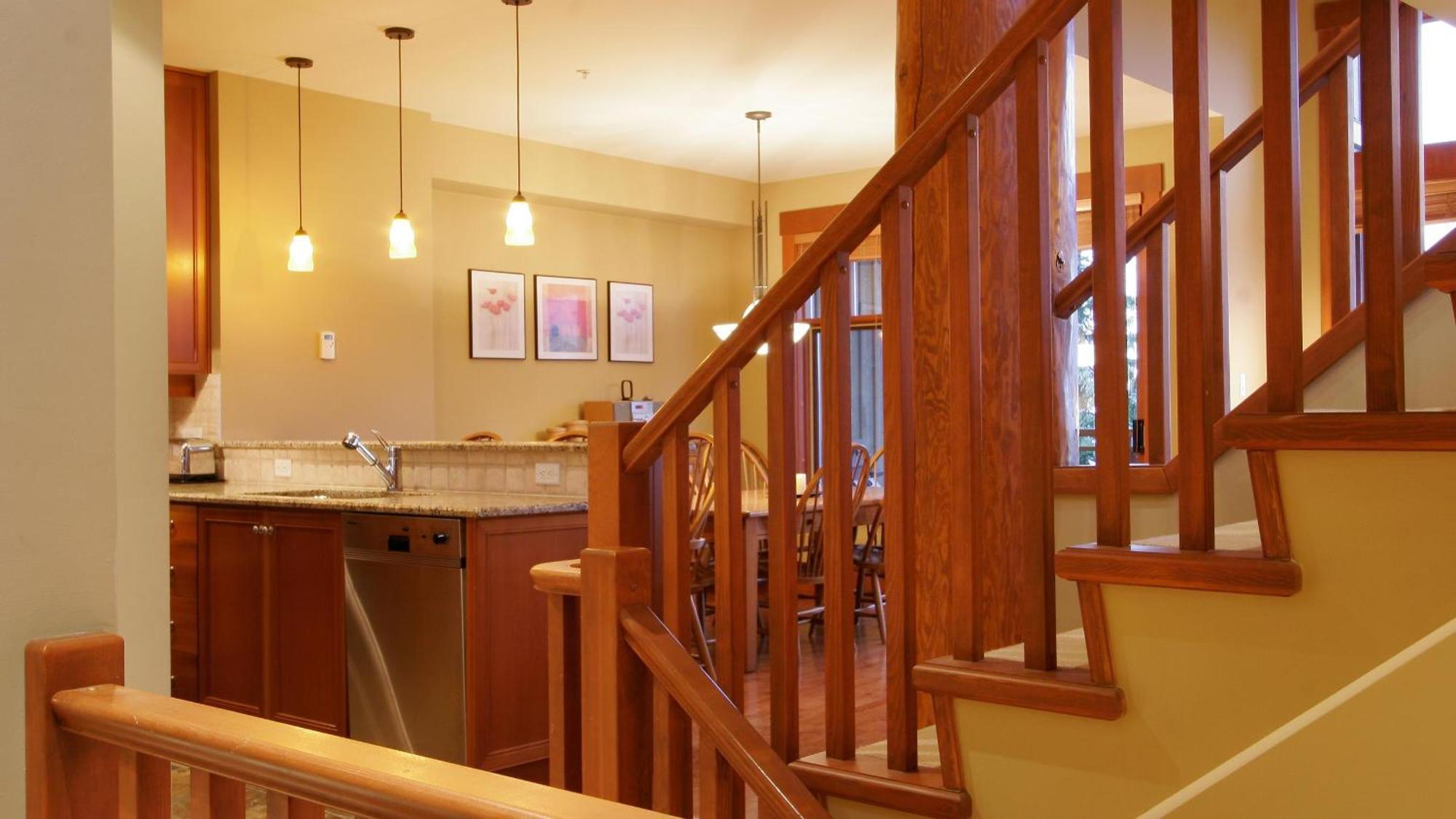 Taluswood The Heights 18 | Mountainside Townhome W/ Ski Access, Hot Tub, Tranquil Views Вістлер Екстер'єр фото