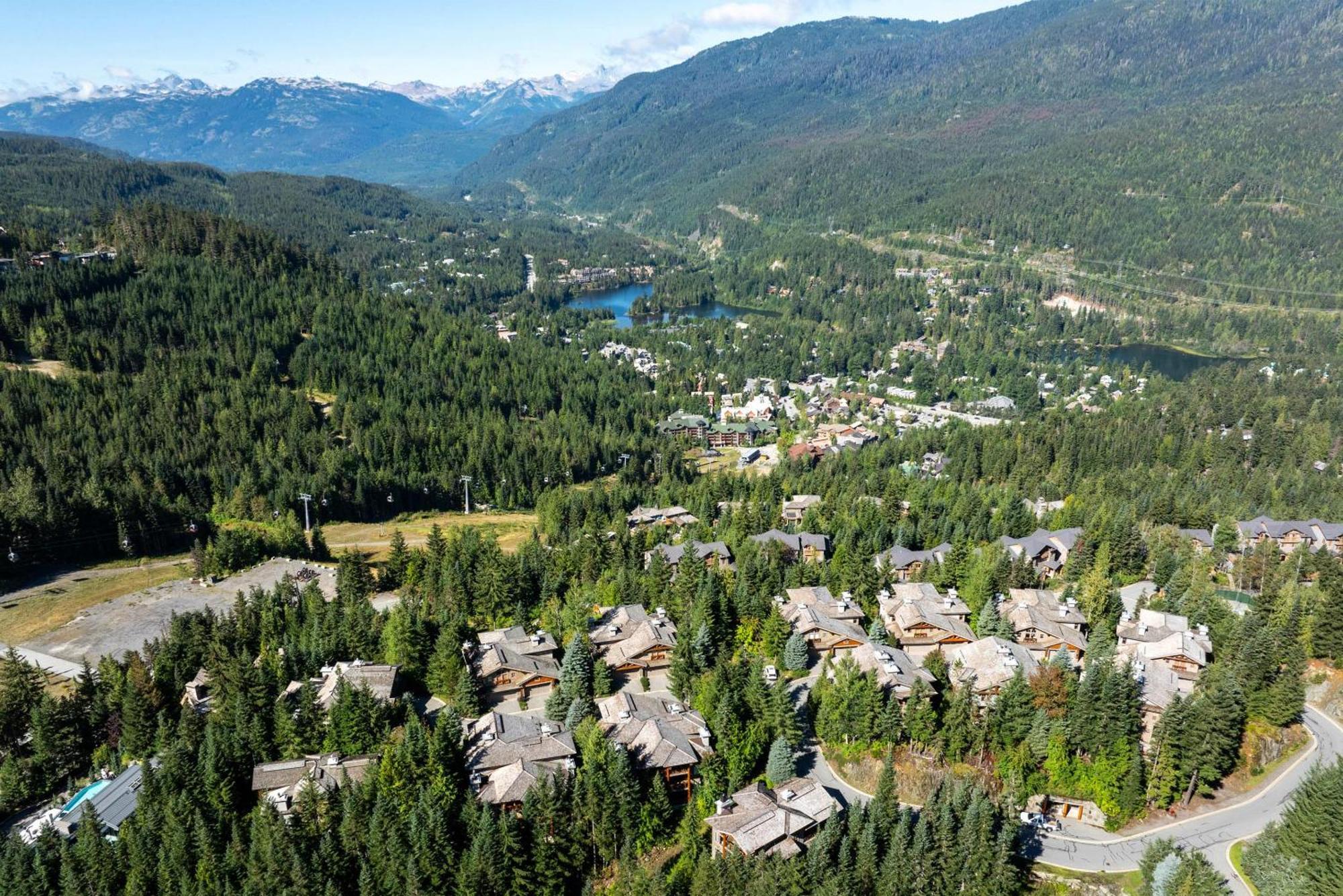 Taluswood The Heights 18 | Mountainside Townhome W/ Ski Access, Hot Tub, Tranquil Views Вістлер Екстер'єр фото